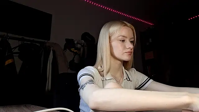 ChongTreece online show from February 7, 2026, 6:17 am