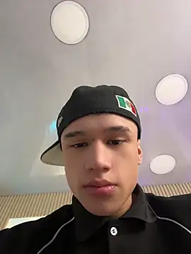 Snapshot of Dominik_Souza chatting on July 12, 2026, 8:11 pm Dominik Souza online show from July 12, 2026, 8:11 pm