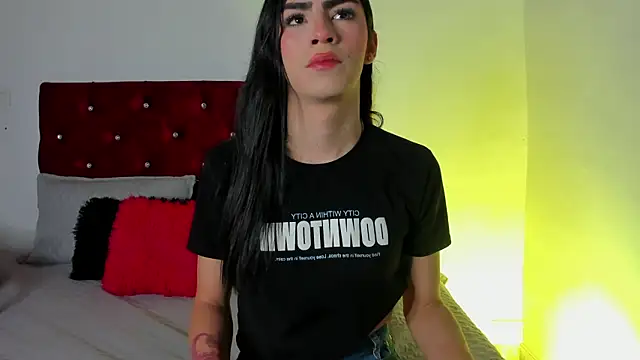 Snapshot of Isabella_Moon9 chatting on June 27, 2026, 11:37 am Isabella Moon9 online show from June 27, 2026, 11:37 am