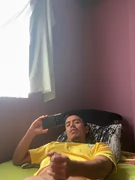 Snapshot of serranoandre chatting on August 2, 2026, 3:43 pm serranoandre online show from August 2, 2026, 3:43 pm