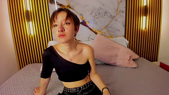 Snapshot of noha_ns chatting on February 12, 2026, 9:32 pm noha ns online show from February 12, 2026, 9:32 pm