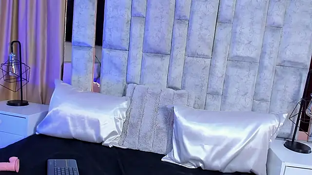 Snapshot of thyara_noa chatting on February 3, 2026, 2:53 am thyara noa online show from February 3, 2026, 2:53 am