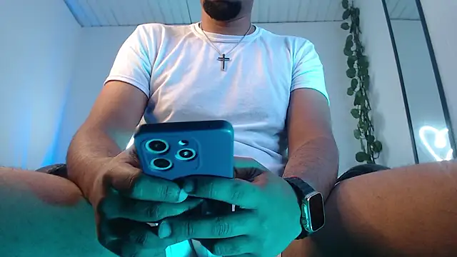 Snapshot of Paolo_Blaze chatting on February 17, 2026, 12:23 pm Paolo Blaze online show from February 17, 2026, 12:23 pm