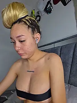 Snapshot of alaia_princess chatting on June 29, 2026, 11:27 pm alaia princess online show from June 29, 2026, 11:27 pm
