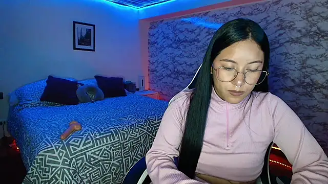 Camila IRoose online show from February 27, 2026, 10:10 pm