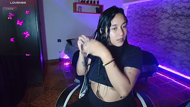 Camila IRoose online show from June 30, 2026, 10:22 pm