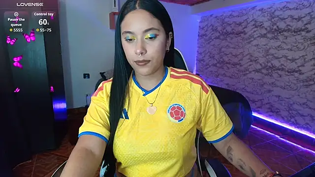 Camila IRoose online show from July 7, 2026, 8:13 pm