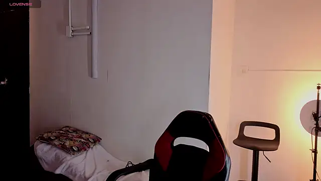 Snapshot of megara_hott chatting on February 19, 2026, 3:52 pm megara hott online show from February 19, 2026, 3:52 pm