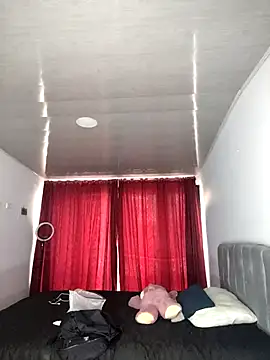 katty 42 online show from April 18, 2026, 7:58 pm