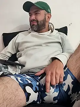 hairyandbigmann online show from February 26, 2026, 6:29 pm