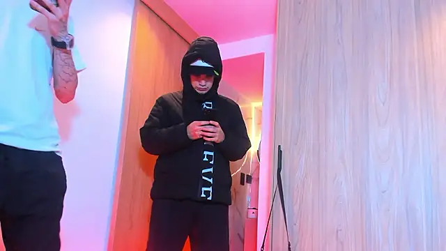 Snapshot of TheBatMansion chatting on January 31, 2026, 11:25 pm TheBatMansion online show from January 31, 2026, 11:25 pm