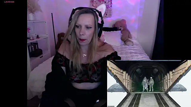 ArchangelTheFrancaise online show from April 13, 2026, 8:03 pm