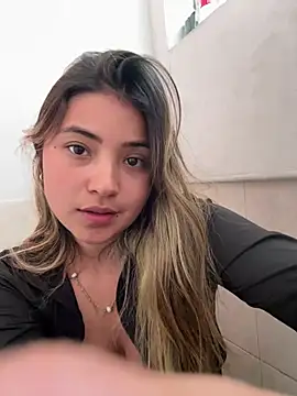 sweetlove- online show from February 4, 2026, 8:36 pm