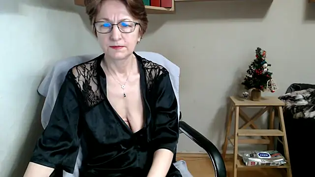 katemodel online show from January 8, 2026, 7:43 am
