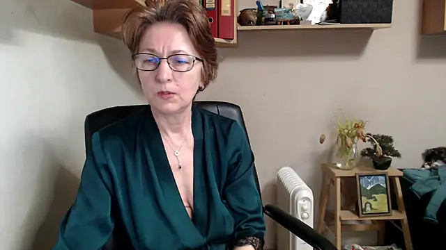 katemodel online show from February 13, 2026, 7:59 am