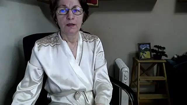 katemodel online show from March 3, 2026, 7:25 am