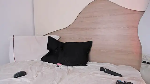 Zoe dream  online show from February 13, 2026, 9:22 pm