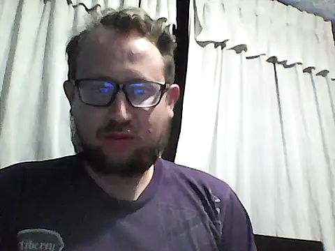 Snapshot of Ecuhot8976 chatting on May 7, 2026, 3:45 am Ecuhot8976 online show from May 7, 2026, 3:45 am