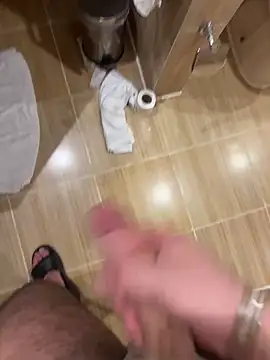 BIGDICK111000 online show from February 5, 2026, 5:06 pm