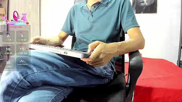 Snapshot of milo_cruz_ chatting on April 25, 2026, 5:10 am milo cruz online show from April 25, 2026, 5:10 am