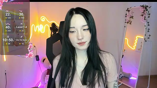 AliceeinWonderlanddd online show from March 28, 2026, 3:06 am