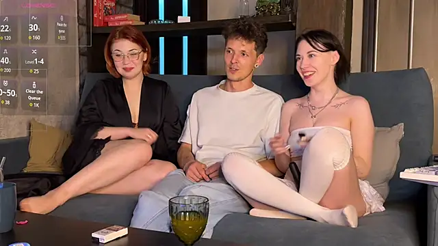 Snapshot of Three_Some_Dream chatting on June 22, 2026, 5:54 pm Three Some Dream online show from June 22, 2026, 5:54 pm