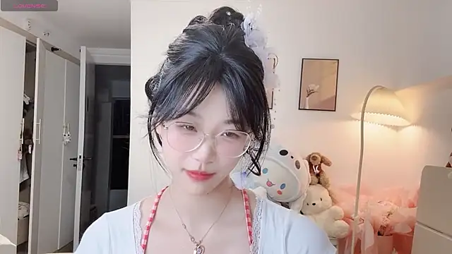 Snapshot of Luminous4173 chatting on June 21, 2026, 1:03 pm Luminous4173 online show from June 21, 2026, 1:03 pm