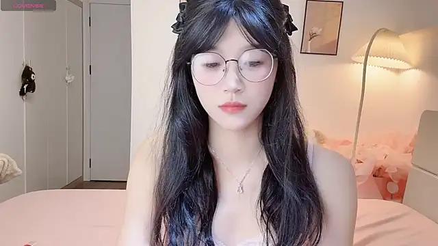 Snapshot of Luminous4173 chatting on July 7, 2026, 1:04 pm Luminous4173 online show from July 7, 2026, 1:04 pm