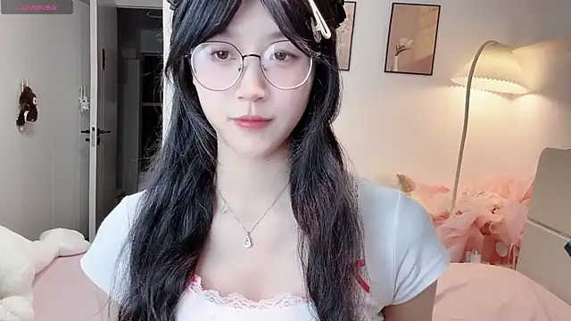 Snapshot of Luminous4173 chatting on July 11, 2026, 12:52 pm Luminous4173 online show from July 11, 2026, 12:52 pm