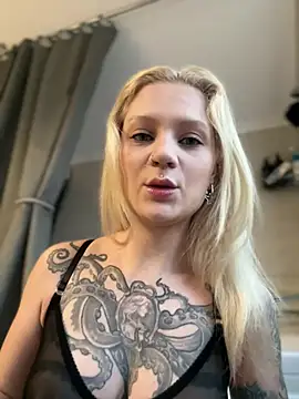 BlondeDoll  online show from February 11, 2026, 5:12 am