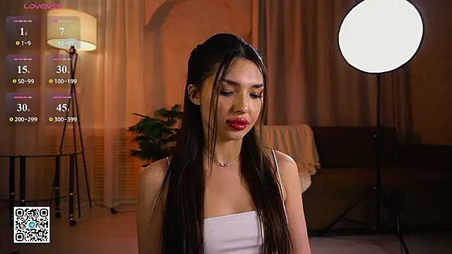 Candylolly    online show from March 6, 2026, 4:03 pm