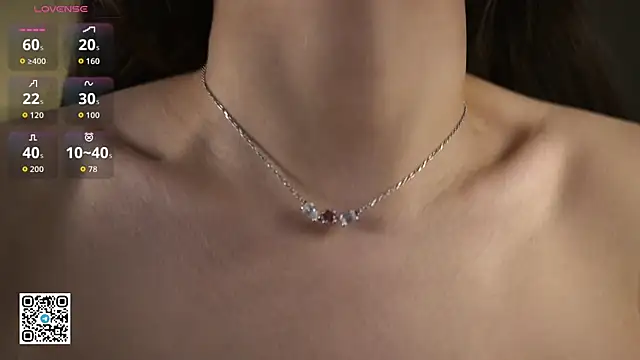 Candylolly    online show from April 19, 2026, 6:10 pm