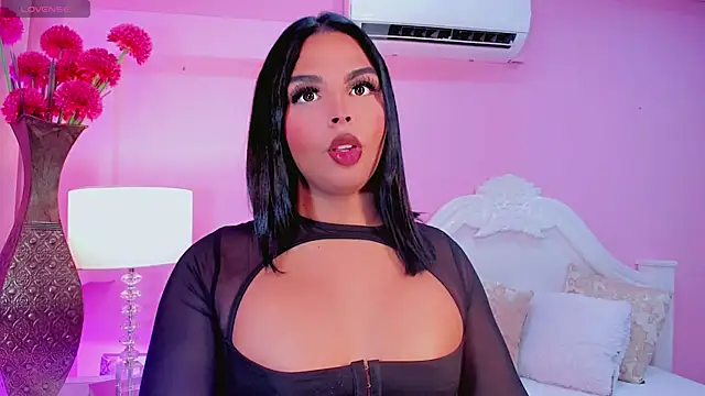 Maia Hotts online show from April 20, 2026, 7:37 pm