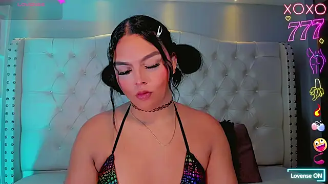Snapshot of Maia_Hotts chatting on May 21, 2026, 7:54 pm Maia Hotts online show from May 21, 2026, 7:54 pm