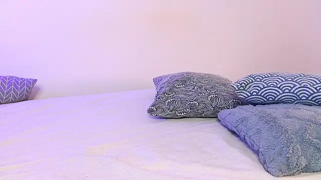 Luvtosin663 online show from April 17, 2026, 3:04 pm