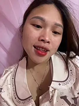 Emxinhka1 online show from April 19, 2026, 2:49 pm