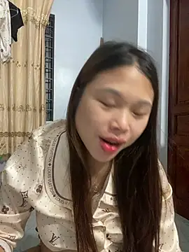 Emxinhka1 online show from April 24, 2026, 2:19 pm
