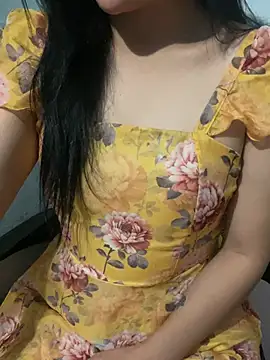 hotgirl-sexy online show from April 21, 2026, 3:39 pm