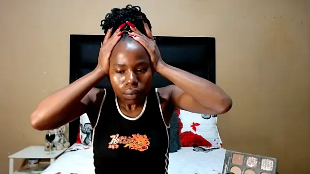 Snapshot of AppleAsss chatting on February 27, 2026, 10:21 pm AppleAsss online show from February 27, 2026, 10:21 pm