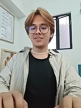 Snapshot of benji_vampire chatting on February 11, 2026, 10:48 pm benji vampire online show from February 11, 2026, 10:48 pm