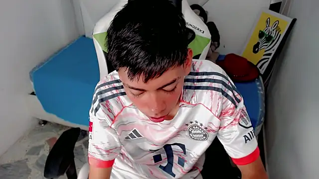 Liarr  online show from February 6, 2026, 8:01 pm