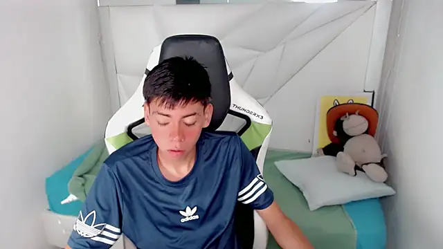 Liarr  online show from February 14, 2026, 8:05 pm