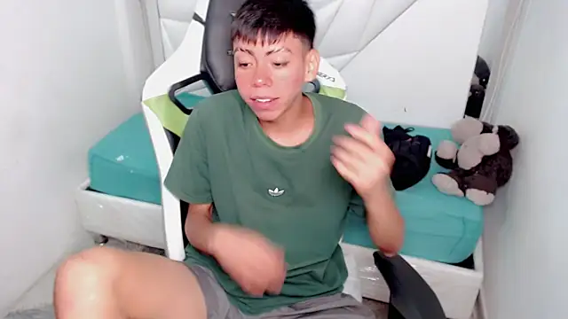 Liarr  online show from March 3, 2026, 8:04 pm