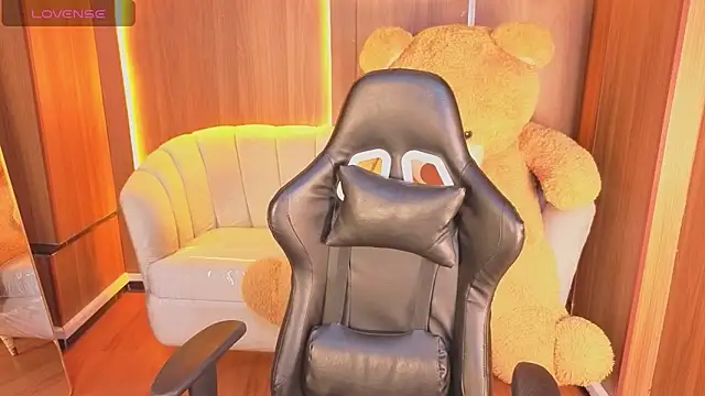 Alina b  online show from February 13, 2026, 12:56 pm