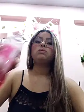 Snapshot of AngellVisen chatting on March 3, 2026, 7:31 pm AngellVisen online show from March 3, 2026, 7:31 pm