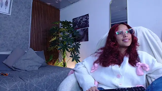 saphire  online show from February 11, 2026, 8:47 pm