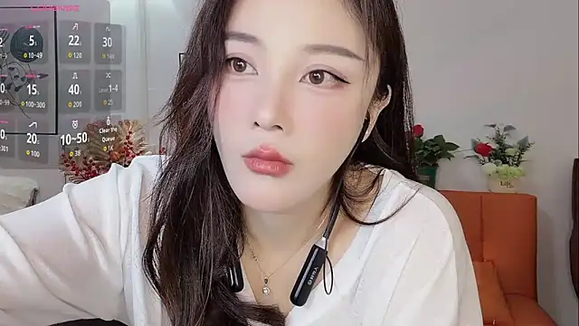 Lisa-295188 online show from February 27, 2026, 7:19 am