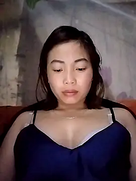 Ella-aa online show from March 16, 2026, 9:30 pm