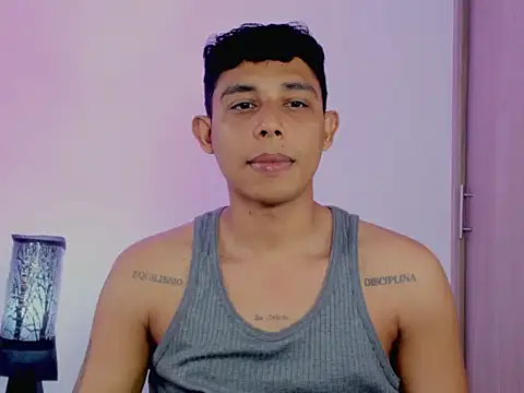 Snapshot of nilo2021 chatting on April 21, 2026, 2:56 pm nilo2021 online show from April 21, 2026, 2:56 pm