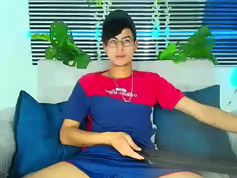 ThiiagoSaeenz online show from February 9, 2026, 4:00 pm